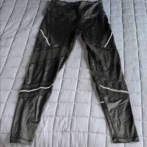 Victoria’s Secret Black Knockout Tights - Size M